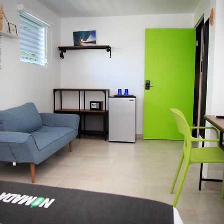 Nomada Beach Hostel- Isla Verde ซานฮวน ภายนอก รูปภาพ