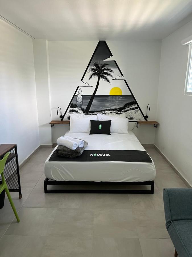 Nomada Beach Hostel- Isla Verde ซานฮวน ภายนอก รูปภาพ