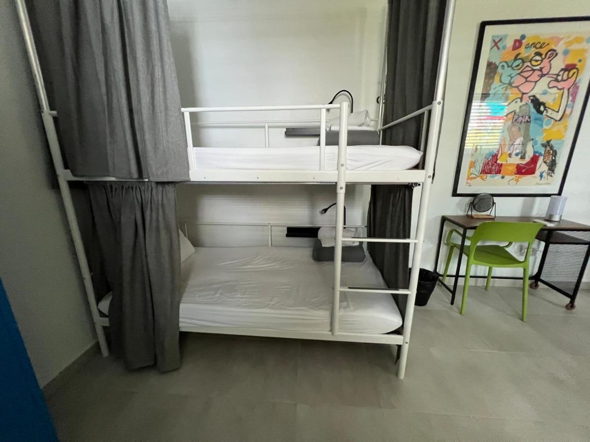 Nomada Beach Hostel- Isla Verde ซานฮวน ภายนอก รูปภาพ