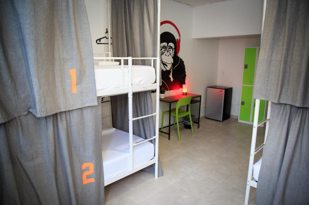Nomada Beach Hostel- Isla Verde ซานฮวน ภายนอก รูปภาพ