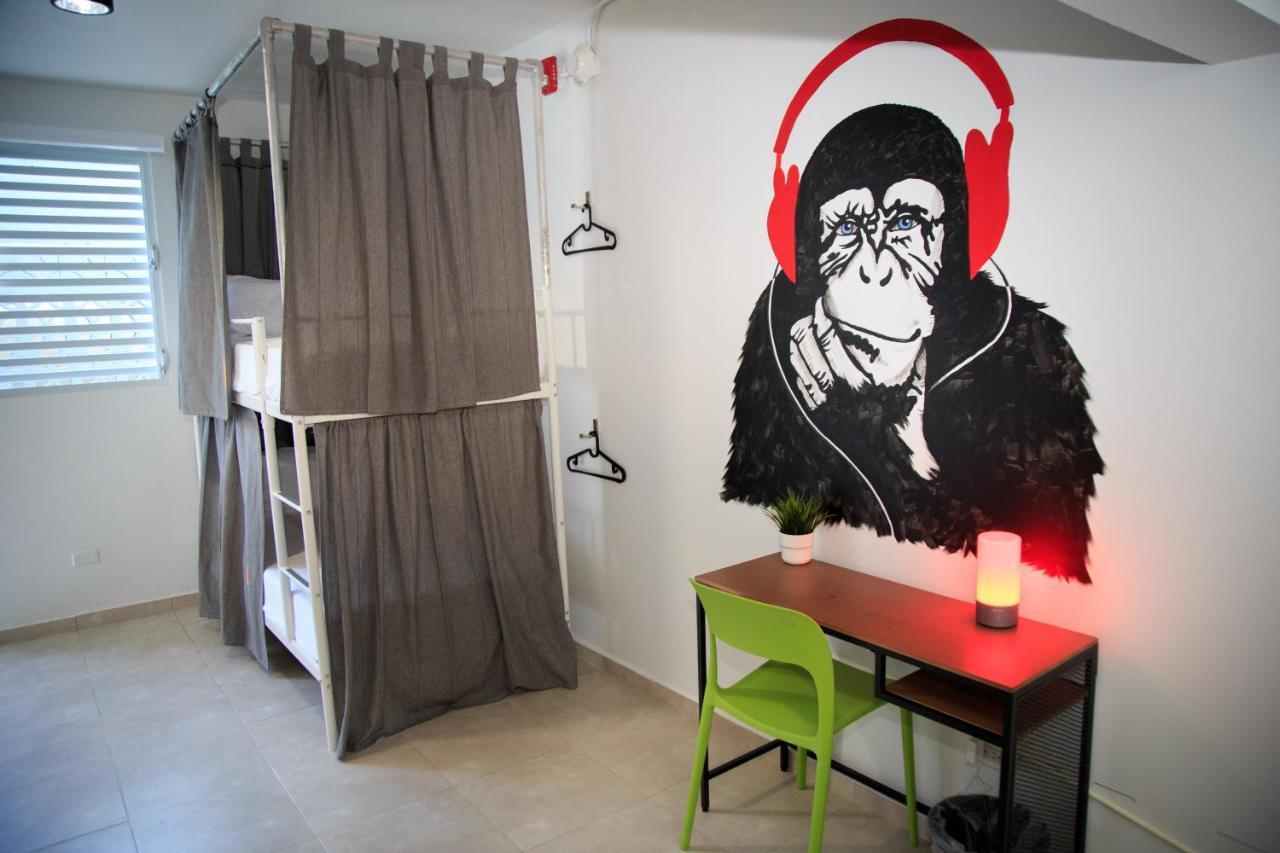 Nomada Beach Hostel- Isla Verde ซานฮวน ภายนอก รูปภาพ