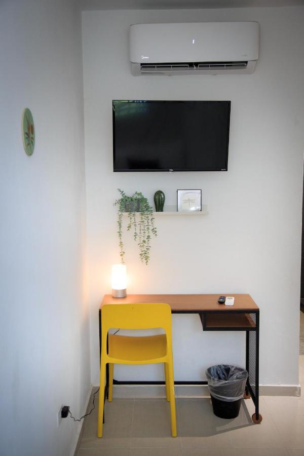 Nomada Beach Hostel- Isla Verde ซานฮวน ภายนอก รูปภาพ