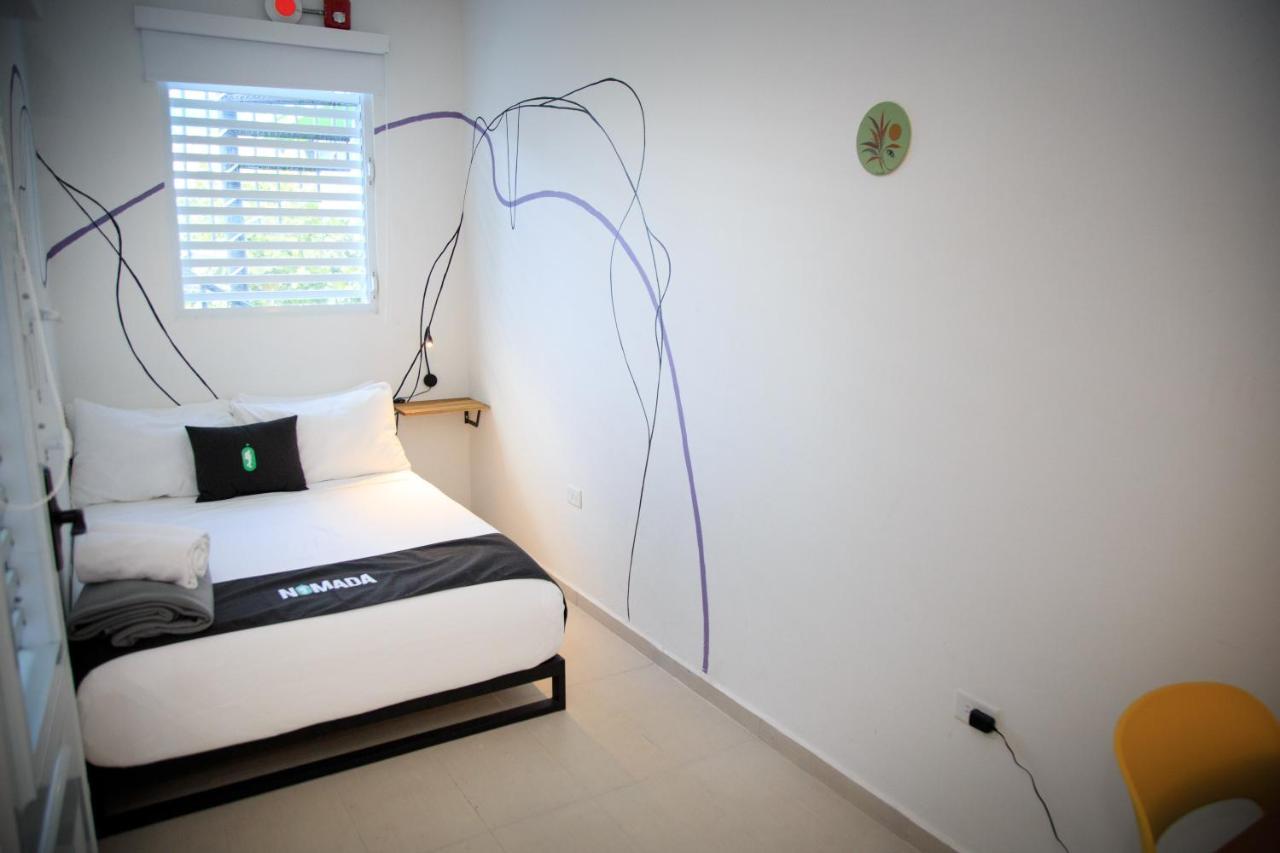 Nomada Beach Hostel- Isla Verde ซานฮวน ภายนอก รูปภาพ