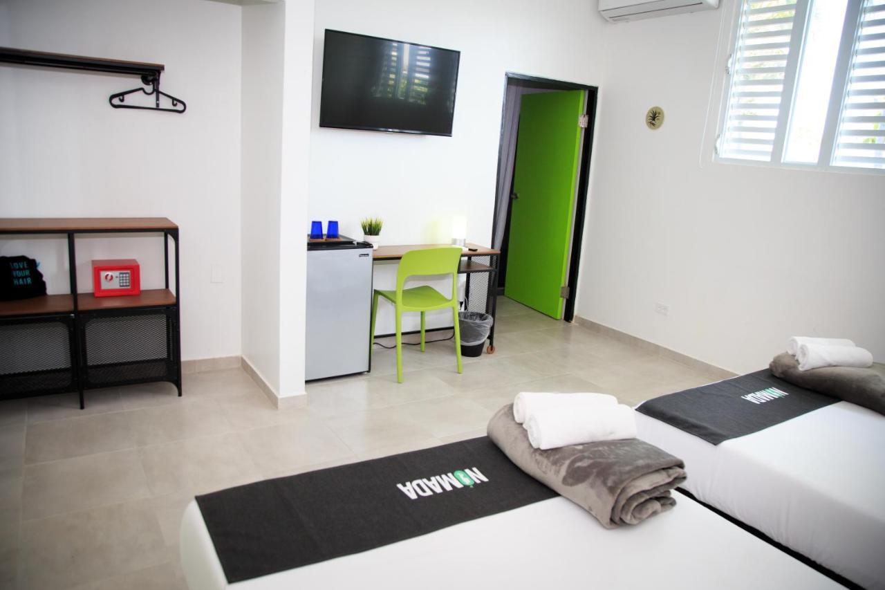 Nomada Beach Hostel- Isla Verde ซานฮวน ภายนอก รูปภาพ