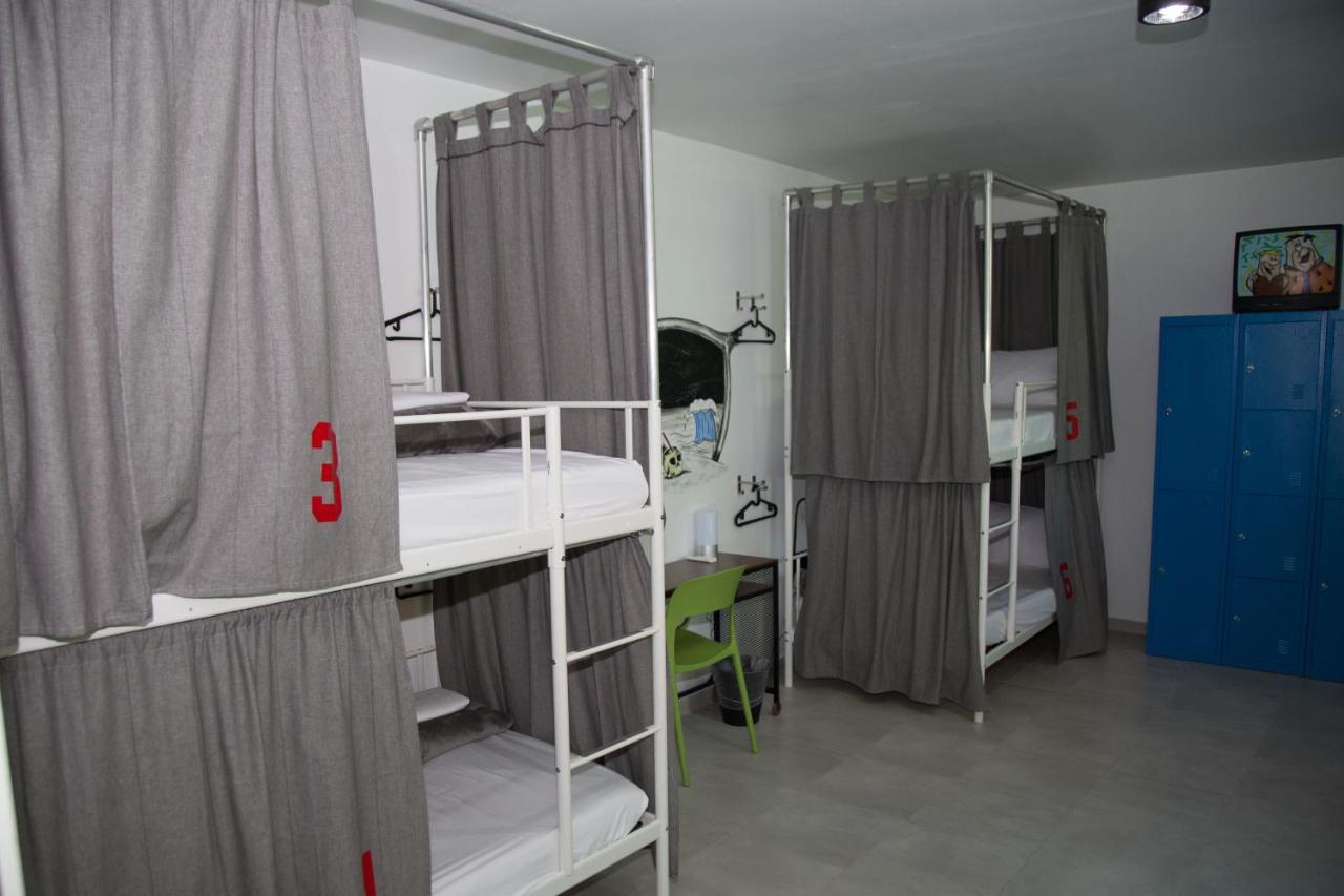 Nomada Beach Hostel- Isla Verde ซานฮวน ภายนอก รูปภาพ