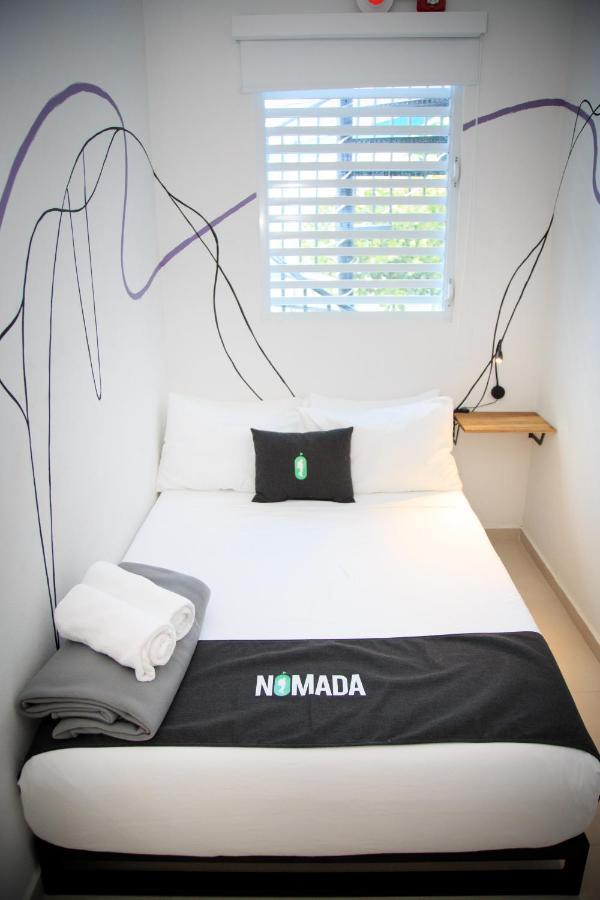 Nomada Beach Hostel- Isla Verde ซานฮวน ภายนอก รูปภาพ