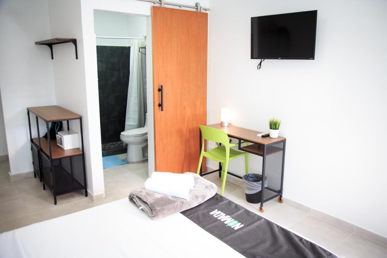 Nomada Beach Hostel- Isla Verde ซานฮวน ภายนอก รูปภาพ