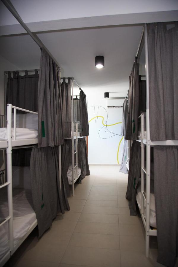 Nomada Beach Hostel- Isla Verde ซานฮวน ภายนอก รูปภาพ