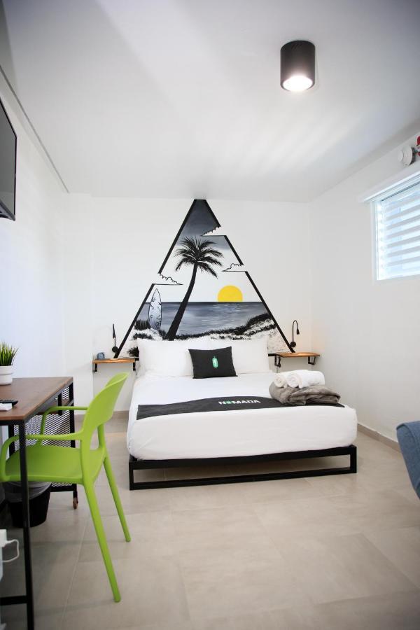 Nomada Beach Hostel- Isla Verde ซานฮวน ภายนอก รูปภาพ