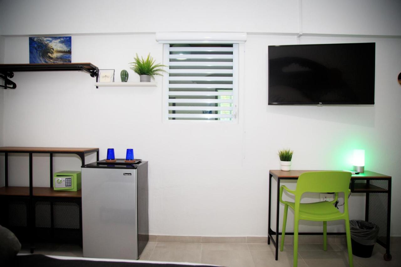 Nomada Beach Hostel- Isla Verde ซานฮวน ภายนอก รูปภาพ