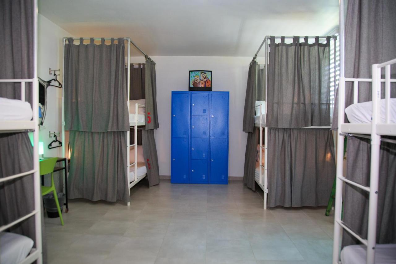 Nomada Beach Hostel- Isla Verde ซานฮวน ภายนอก รูปภาพ